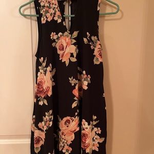 Black sleeveless dress